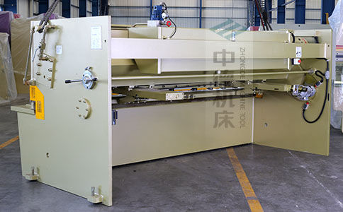 ZDS-640剪板機(jī)背面展示.jpg ZDS-640剪板機(jī)背面展示.jpg